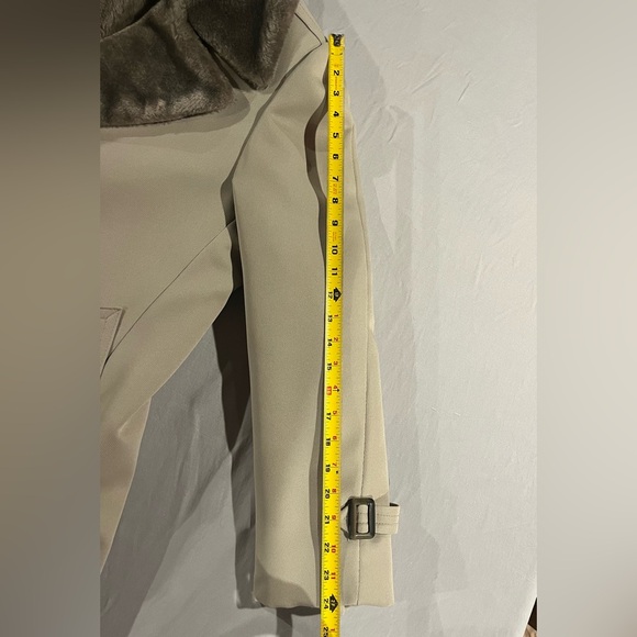 The Men's Shop JC Penney’s Beige Faux Fur lined Coat size 38 - Picture 4 of 7